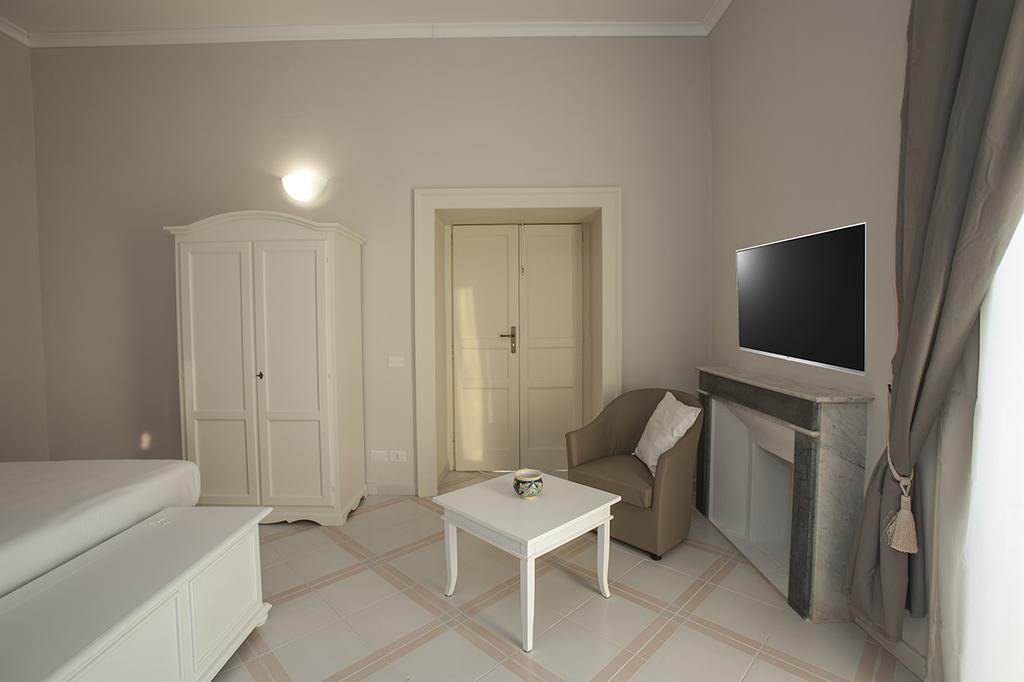 Palazzo Caracciolo Hotel Meta Cameră foto